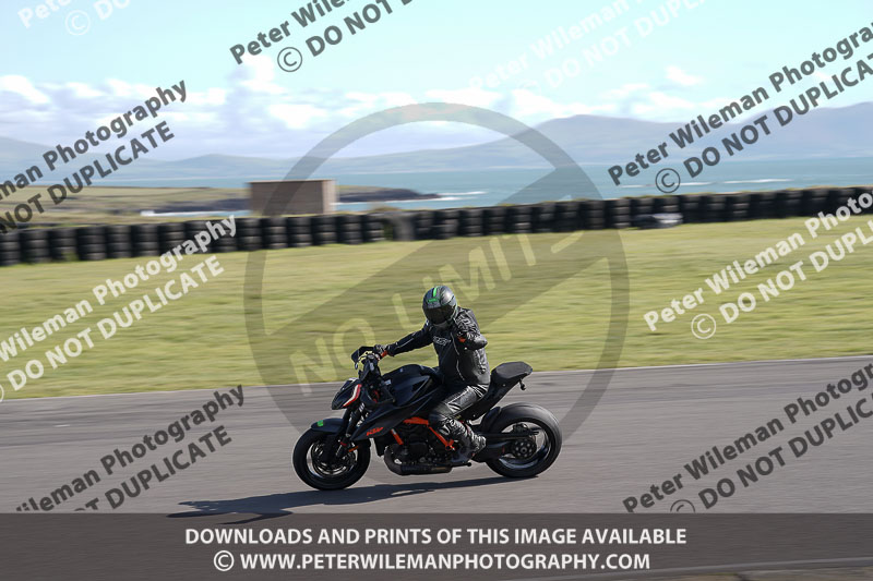 anglesey no limits trackday;anglesey photographs;anglesey trackday photographs;enduro digital images;event digital images;eventdigitalimages;no limits trackdays;peter wileman photography;racing digital images;trac mon;trackday digital images;trackday photos;ty croes